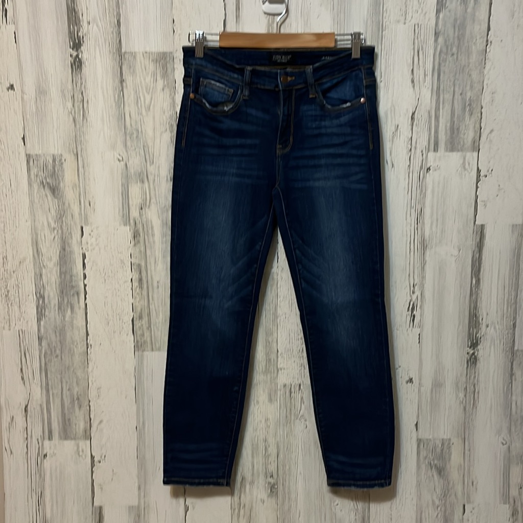 Z9 Judy Blue Denim Jeans Dark Wash Casual Relaxed Fit Everyday Wear Size 11 30